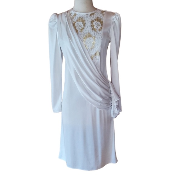 Vintage Dresses & Skirts - 1970s Diamond's Run White & Gold Metallic Lace Dre